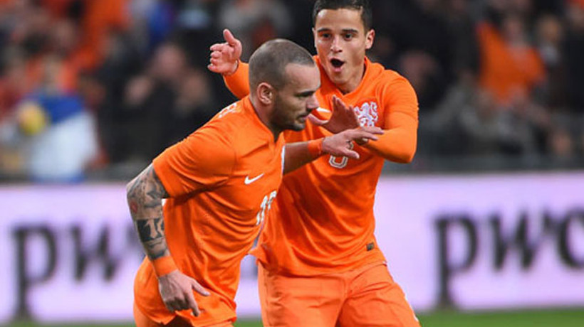 Sneijder taraftara kızdı: Aptallar...