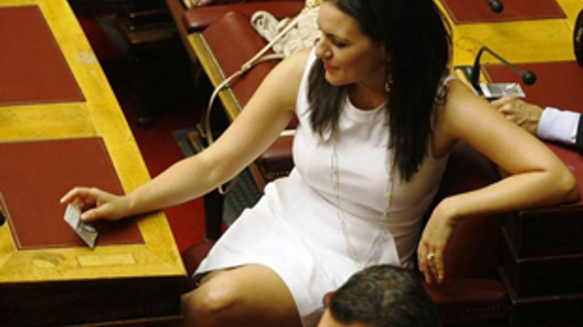 Komşuyu kurtaracak kadın!