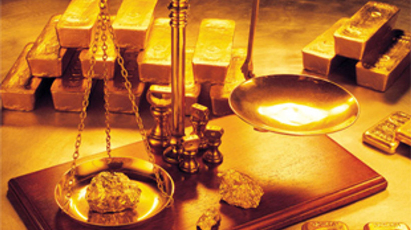 Altın yeniden uçurumun kıyısında