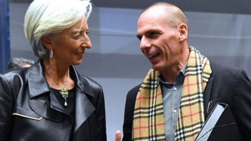 Solcu bakan 400 euro'luk kaşkol takar mı?