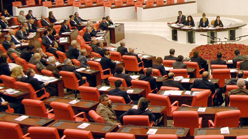 Vekillerin emekli maaşı 7 bin liraya yükseldi