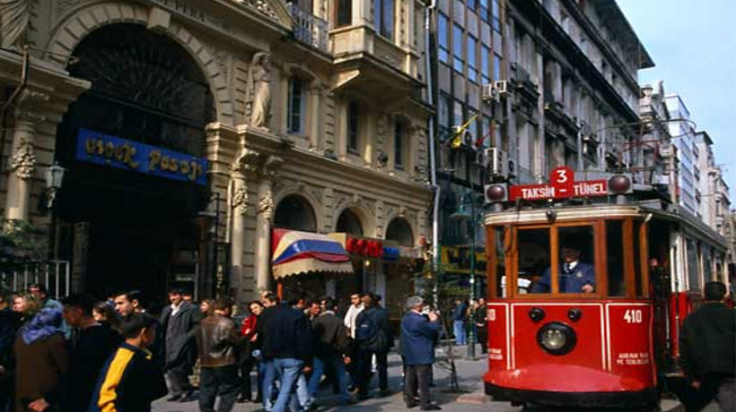 Meğer İstiklal'de kira sudan ucuzmuş!