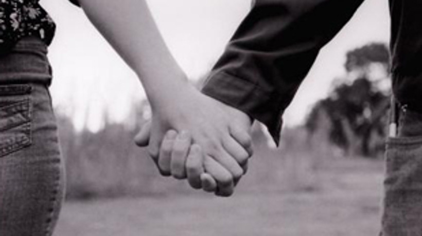 Yanaktan öpmek 8 dolar