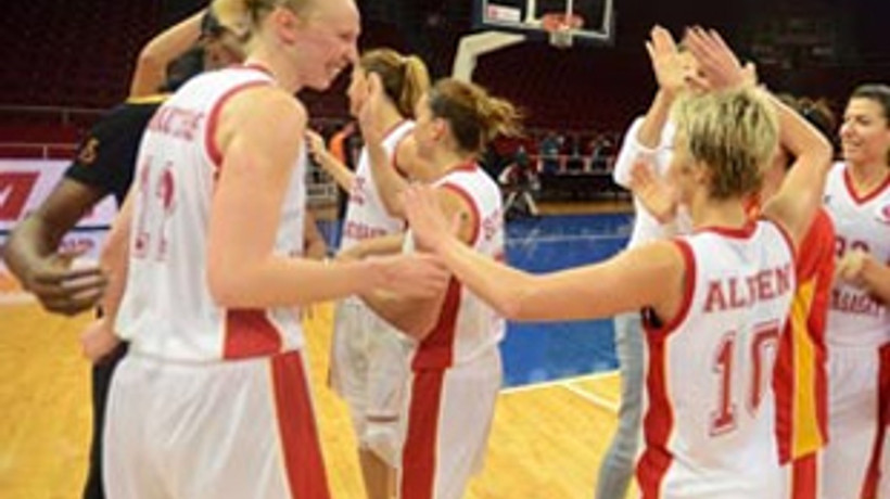 Drogba'ya Sneijder'e var kızlara yok mu?