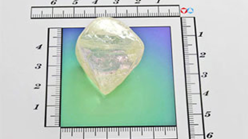 145,44 karatlık tek parça elmas bulundu!