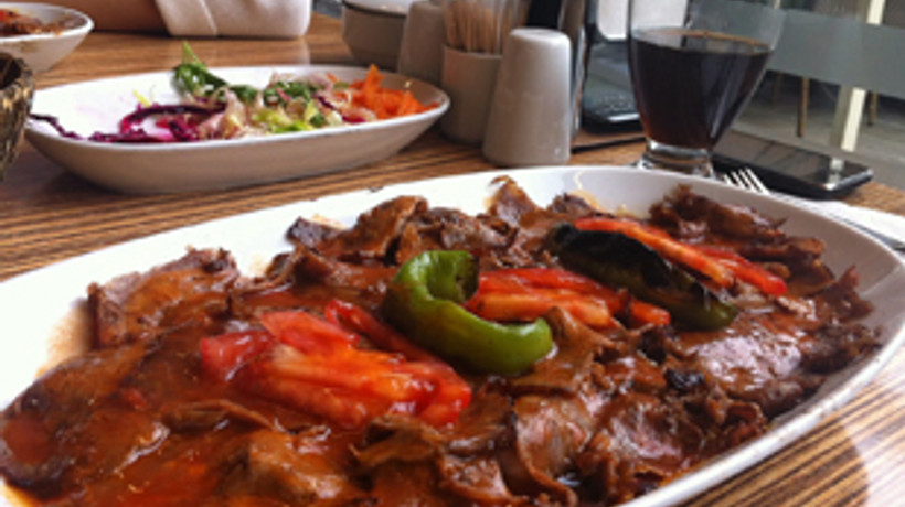 Skandal büyüyor, dönerden at eti çıktı!