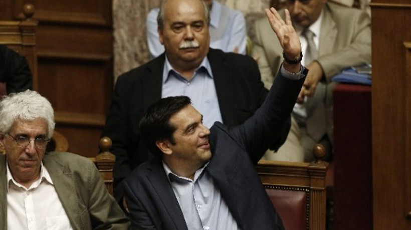 Üçüncü kurtarma paketi Yunan parlamentosunda kabul edildi