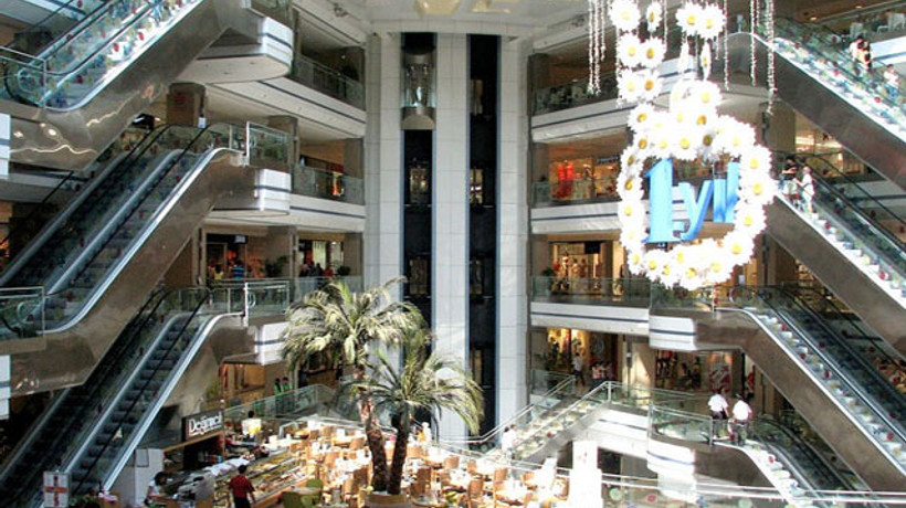 "AVM'lerde fiyatlar indirime rağmen pahalı"