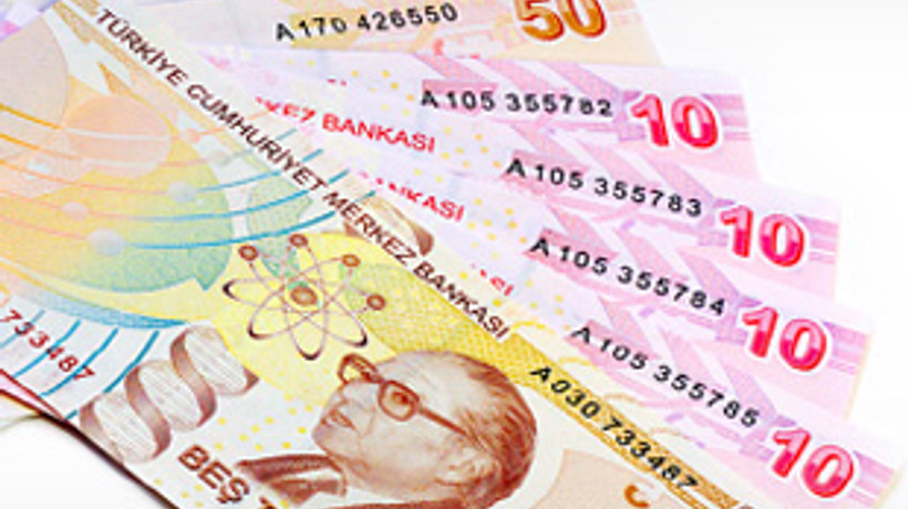 Altı ay çalışıp bir yıl maaş alıyorlar