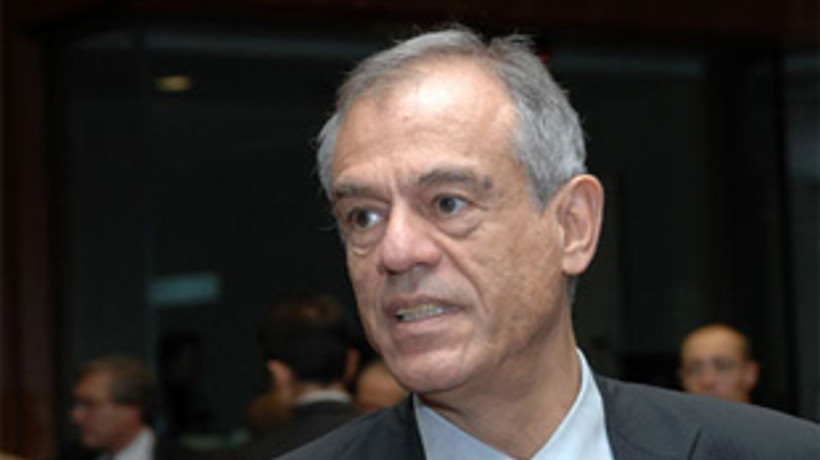 Sarris görevinden istifa etti