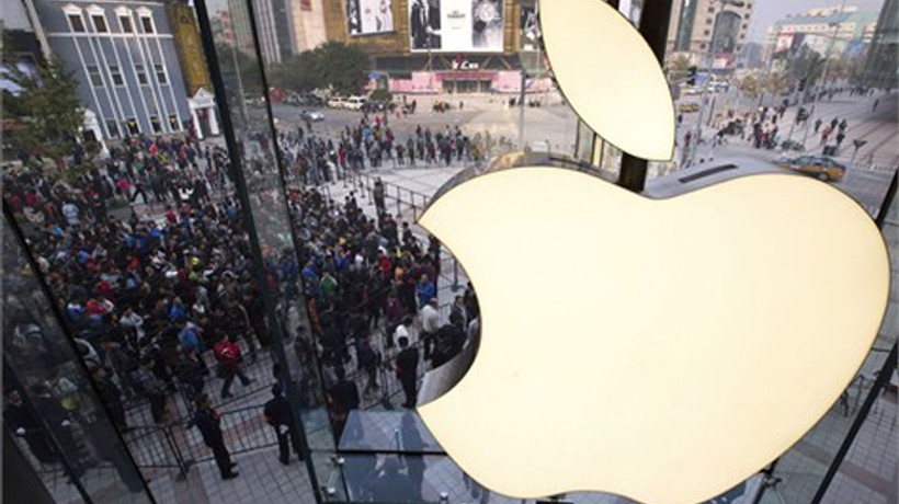 Teknoloji devi Apple tacını kaybetti