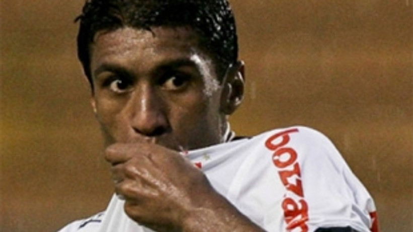 Fenerbahçe, Paulinho için elini çabuk tutmalı!