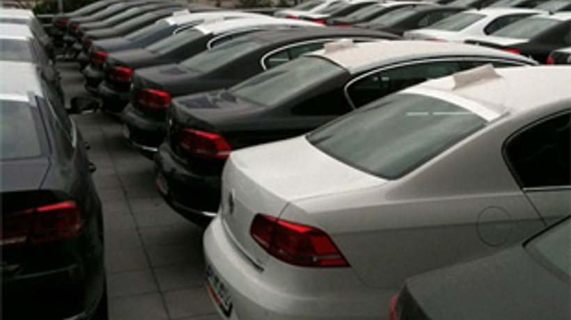 Gümrüklerdeki araçlar satışa çıkıyor