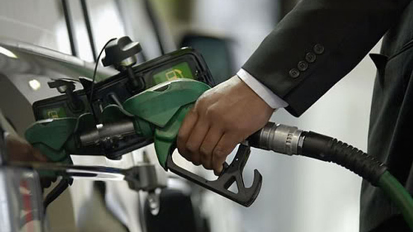 Benzine zam yapıldı!