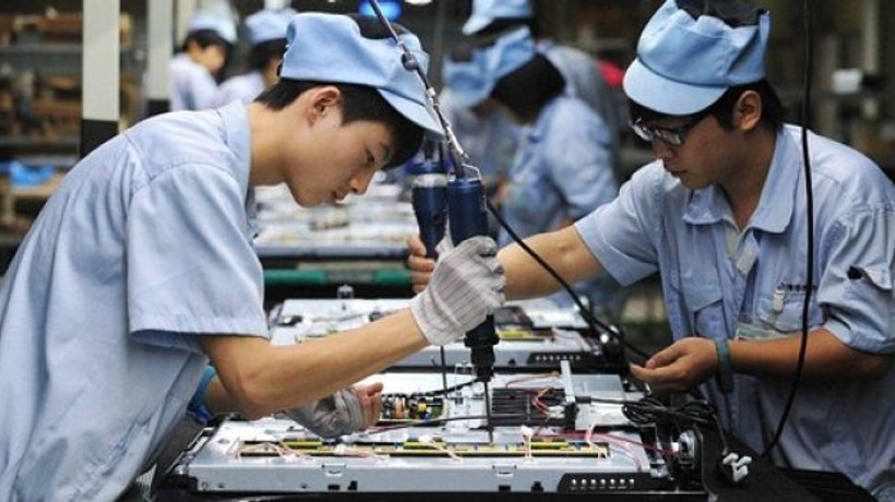 Çin'de imalat 4 yılın en düşüğüne geriledi