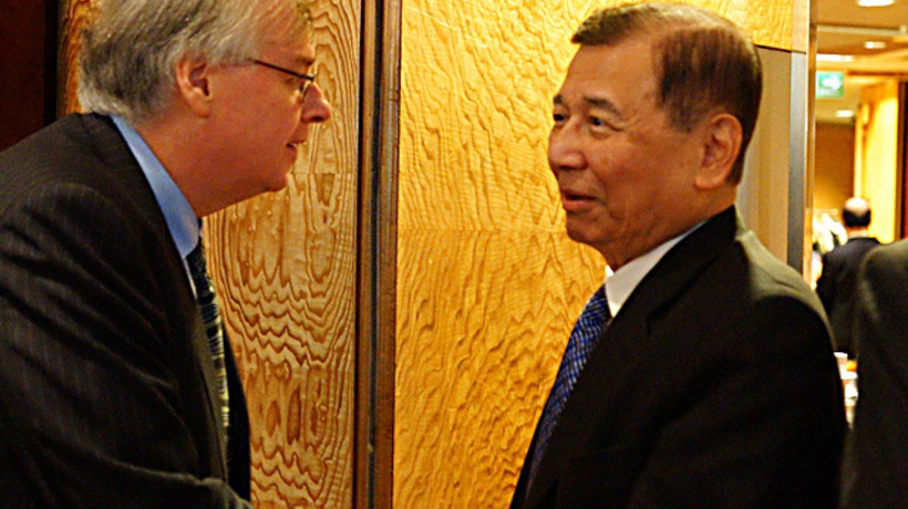 Cebinde 1 milyar dolarla geldi!