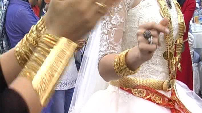 Altın takan erkek zekatını öder