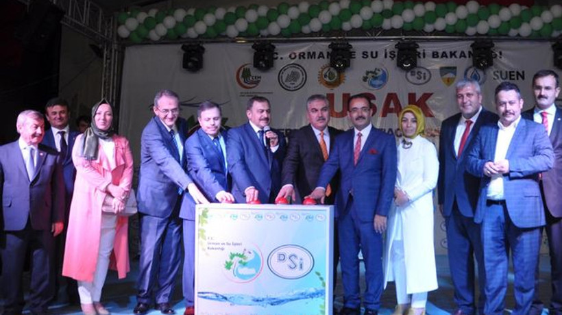 Orman ve Su İşleri Bakanı Veysel Eroğlu Uşak'ta sahur vakti temel attı
