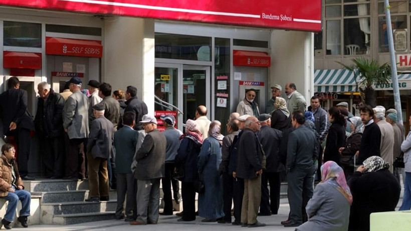 Emekliler maaş promosyonu bekliyor