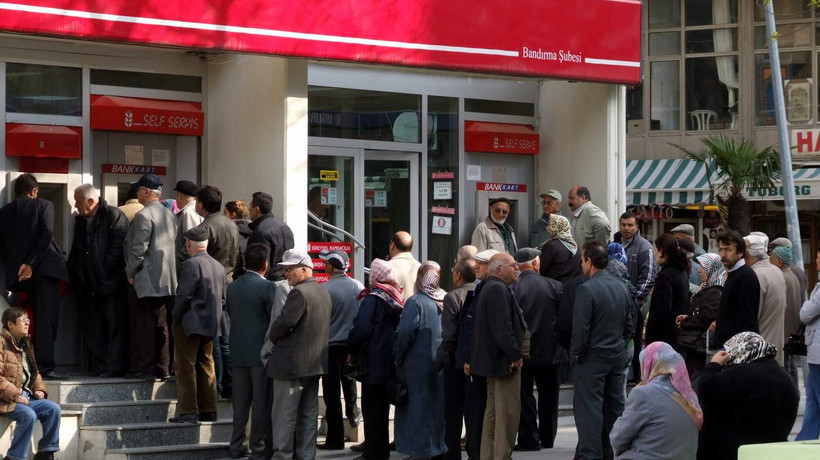 Emekli maaşlarında kesinti şoku!