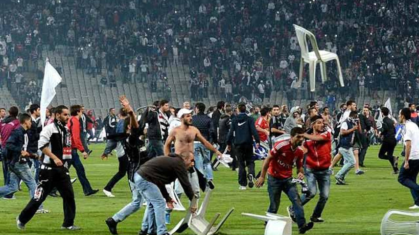 Olaylı derbide yangın çıkacaktı!